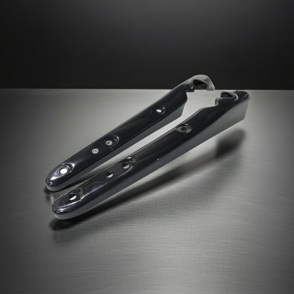 Sorte Fender Strut Covers (Skærmafstiver Dæksler) – OEM-stil til Harley-Davidson Sportster XL
