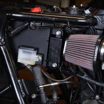 Motone Airbox Eliminator Kit med batteriboks, sort