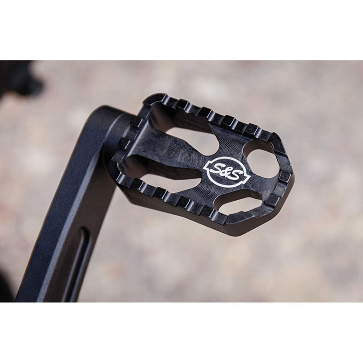 S&S midtmonteret bremsepedal til M8, sort