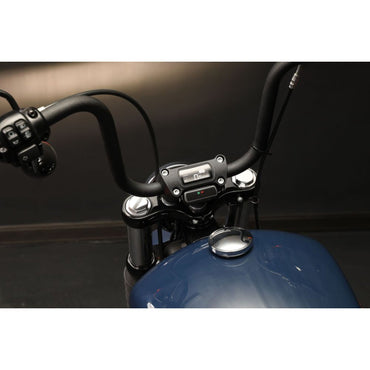 Koso, D2 multifunktionelt speedometer / omdrejningstæller M8 Softail: 18-20 FXBB Street Bob 107; 18-24 FXBBS Street Bob 114; 18-19 FXBR Breakout 107; 18-22 FXBRS Breakout 114; 23-24 FXBR Breakout 117; 22-24 FXST Softail Standard 107; 22-24 FXLRST Low Ride